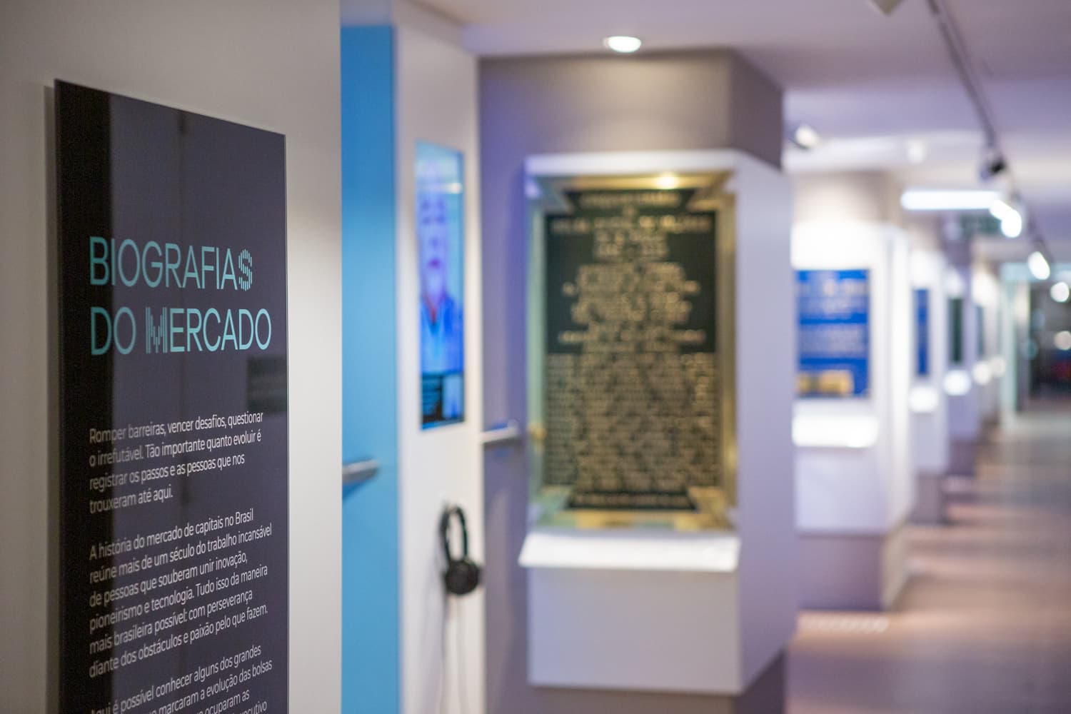 Painel Biografias do Mercado na exposição de longa duração do MUB3